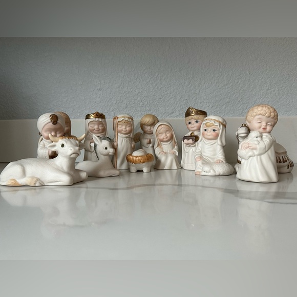 Ceramic Handmade Nativity Scene (Full) - Picture 1 of 4